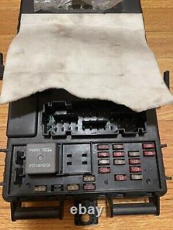 07 FORD MUSTANG BODY CONTROL MODULE BCM Fuse Box 7r3t 14b476 Af