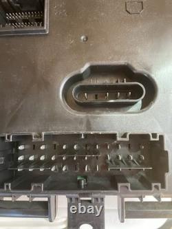 2005 2006 Ford Mustang Front Body Control Module BCM Fuse Box 5r3t 14b476 Bd