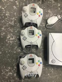 Sega Dreamcast Console Bundle includes controllers, games and memory modules