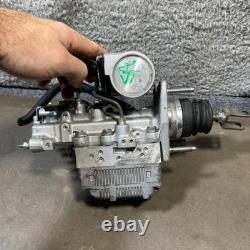 Cylindre maître de pompe de frein antiblocage ABS d'origine Toyota Prius 2010-2015