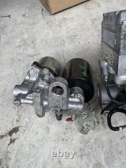 Ensemble du module de contrôle du système de freinage antiblocage (ABS) de la Toyota Prius hybride 2010-2015