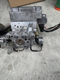 Ensemble du module de contrôle du système de freinage antiblocage (ABS) de la Toyota Prius hybride 2010-2015