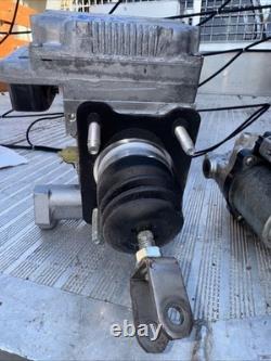 Module de contrôle de l'assemblage de la pompe ABS du système de freinage anti-blocage Toyota Prius hybride 2010-2015