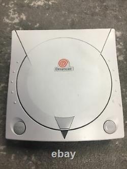 Sega Dreamcast Console Bundle Comprend Des Contrôleurs, Des Jeux Et Des Modules De Mémoire